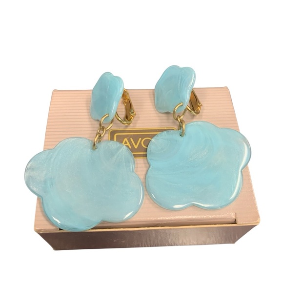 Avon Blue Pearlized Cloud Clip Earrings NIB 1988 vintage - Picture 1 of 5